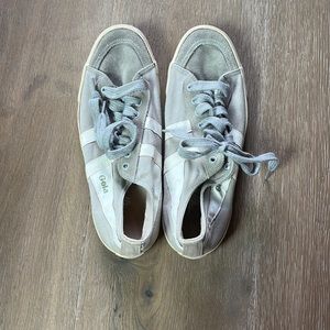 Gola light grey size 8 sneaker.